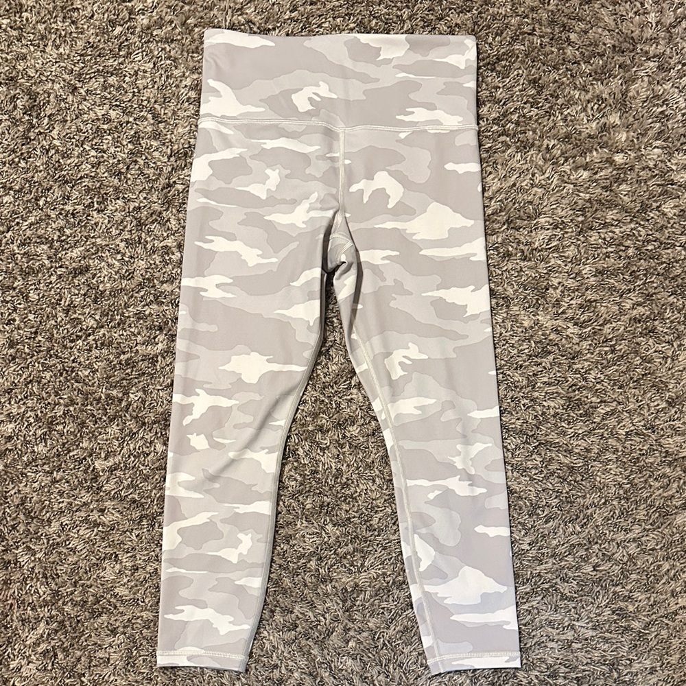 Athleta Elation 7/8 Tight Grey Camo Small Petite